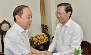 Chủ tịch UBND TP. Hồ Chí Minh thăm các nhà giáo tiêu biểu